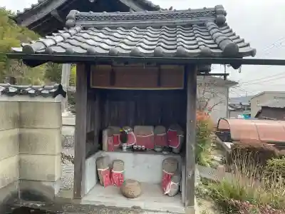 法泉寺の{uncategorized: "未分類", other: "その他", undefined: "問題あり", building: "その他建物", grave: "お墓", sacred_gate: "鳥居", guardian: "狛犬", statue: "像", buddha: "仏像", history: "歴史", nature: "自然", garden: "庭園", animal: "動物", pagoda: "塔", temizu: "手水舎", mountain_gate: "山門・神門", sanctuary: "本殿・本堂", subordinate: "末社・摂社", art: "芸術", scenery: "景色", jizo: "地蔵", ema: "絵馬", goshuin: "御朱印", omikuji: "おみくじ", items: "授与品その他", amulet: "お守り", goshuincho: "御朱印帳", eats: "食事", festival: "お祭り", votive_dance: "神楽", shichigosan: "七五三参", wedding: "結婚式", experience: "体験その他", initially: "初詣", around: "周辺", anti_infection: "感染症対策"}