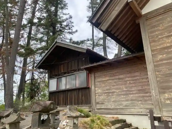 飯福神社の{uncategorized: "未分類", other: "その他", undefined: "問題あり", building: "その他建物", grave: "お墓", sacred_gate: "鳥居", guardian: "狛犬", statue: "像", buddha: "仏像", history: "歴史", nature: "自然", garden: "庭園", animal: "動物", pagoda: "塔", temizu: "手水舎", mountain_gate: "山門・神門", sanctuary: "本殿・本堂", subordinate: "末社・摂社", art: "芸術", scenery: "景色", jizo: "地蔵", ema: "絵馬", goshuin: "御朱印", omikuji: "おみくじ", items: "授与品その他", amulet: "お守り", goshuincho: "御朱印帳", eats: "食事", festival: "お祭り", votive_dance: "神楽", shichigosan: "七五三参", wedding: "結婚式", experience: "体験その他", initially: "初詣", around: "周辺", anti_infection: "感染症対策"}