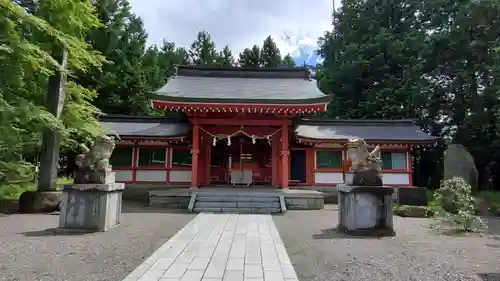 冨士御室浅間神社の本殿・本堂