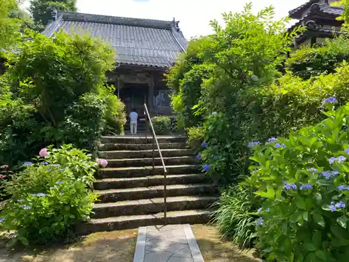 長法寺の本殿