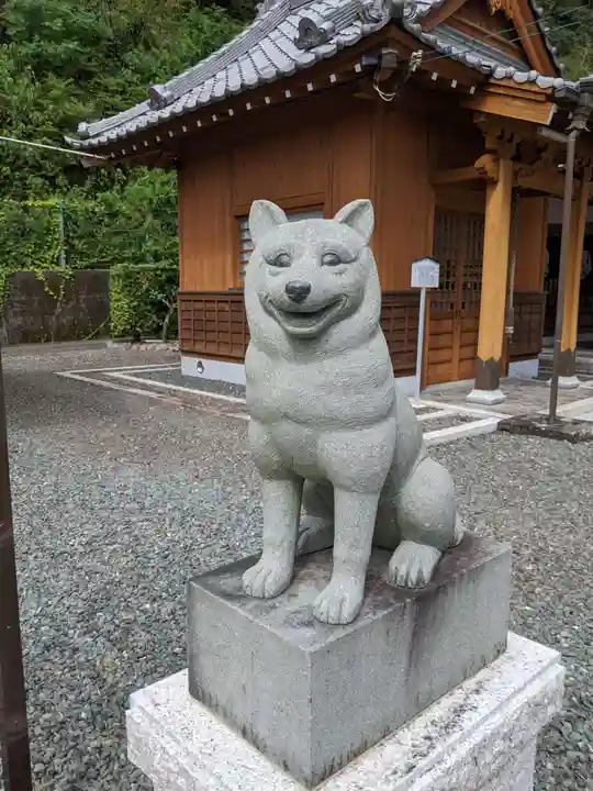 黒犬神社の狛犬