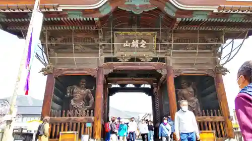 善光寺の山門