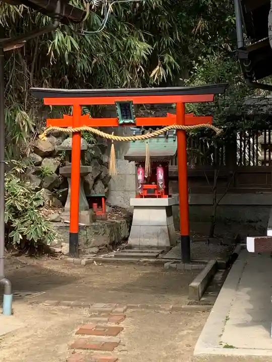 諏訪神社・諏訪山稲荷神社の末社・摂社
