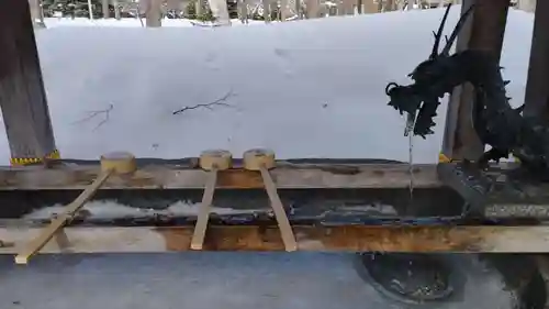彌彦神社　(伊夜日子神社)の手水舎