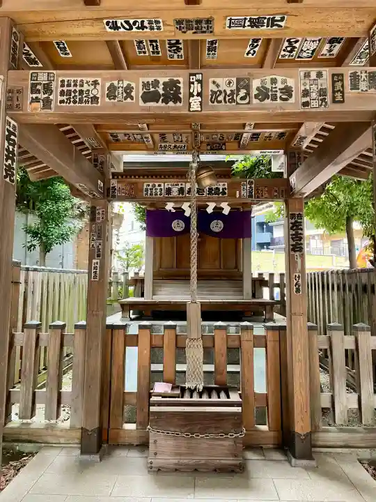 境稲荷神社の{uncategorized: "未分類", other: "その他", undefined: "問題あり", building: "その他建物", grave: "お墓", sacred_gate: "鳥居", guardian: "狛犬", statue: "像", buddha: "仏像", history: "歴史", nature: "自然", garden: "庭園", animal: "動物", pagoda: "塔", temizu: "手水舎", mountain_gate: "山門・神門", sanctuary: "本殿・本堂", subordinate: "末社・摂社", art: "芸術", scenery: "景色", jizo: "地蔵", ema: "絵馬", goshuin: "御朱印", omikuji: "おみくじ", items: "授与品その他", amulet: "お守り", goshuincho: "御朱印帳", eats: "食事", festival: "お祭り", votive_dance: "神楽", shichigosan: "七五三参", wedding: "結婚式", experience: "体験その他", initially: "初詣", around: "周辺", anti_infection: "感染症対策"}