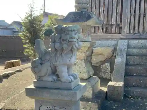 八雲神社（西肥留町）の{uncategorized: "未分類", other: "その他", undefined: "問題あり", building: "その他建物", grave: "お墓", sacred_gate: "鳥居", guardian: "狛犬", statue: "像", buddha: "仏像", history: "歴史", nature: "自然", garden: "庭園", animal: "動物", pagoda: "塔", temizu: "手水舎", mountain_gate: "山門・神門", sanctuary: "本殿・本堂", subordinate: "末社・摂社", art: "芸術", scenery: "景色", jizo: "地蔵", ema: "絵馬", goshuin: "御朱印", omikuji: "おみくじ", items: "授与品その他", amulet: "お守り", goshuincho: "御朱印帳", eats: "食事", festival: "お祭り", votive_dance: "神楽", shichigosan: "七五三参", wedding: "結婚式", experience: "体験その他", initially: "初詣", around: "周辺", anti_infection: "感染症対策"}
