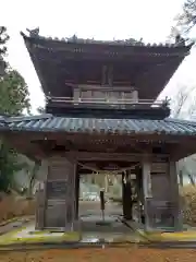 華足寺の山門