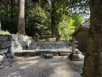 高天彦神社の{uncategorized: "未分類", other: "その他", undefined: "問題あり", building: "その他建物", grave: "お墓", sacred_gate: "鳥居", guardian: "狛犬", statue: "像", buddha: "仏像", history: "歴史", nature: "自然", garden: "庭園", animal: "動物", pagoda: "塔", temizu: "手水舎", mountain_gate: "山門・神門", sanctuary: "本殿・本堂", subordinate: "末社・摂社", art: "芸術", scenery: "景色", jizo: "地蔵", ema: "絵馬", goshuin: "御朱印", omikuji: "おみくじ", items: "授与品その他", amulet: "お守り", goshuincho: "御朱印帳", eats: "食事", festival: "お祭り", votive_dance: "神楽", shichigosan: "七五三参", wedding: "結婚式", experience: "体験その他", initially: "初詣", around: "周辺", anti_infection: "感染症対策"}