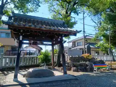 御井神社の{uncategorized: "未分類", other: "その他", undefined: "問題あり", building: "その他建物", grave: "お墓", sacred_gate: "鳥居", guardian: "狛犬", statue: "像", buddha: "仏像", history: "歴史", nature: "自然", garden: "庭園", animal: "動物", pagoda: "塔", temizu: "手水舎", mountain_gate: "山門・神門", sanctuary: "本殿・本堂", subordinate: "末社・摂社", art: "芸術", scenery: "景色", jizo: "地蔵", ema: "絵馬", goshuin: "御朱印", omikuji: "おみくじ", items: "授与品その他", amulet: "お守り", goshuincho: "御朱印帳", eats: "食事", festival: "お祭り", votive_dance: "神楽", shichigosan: "七五三参", wedding: "結婚式", experience: "体験その他", initially: "初詣", around: "周辺", anti_infection: "感染症対策"}