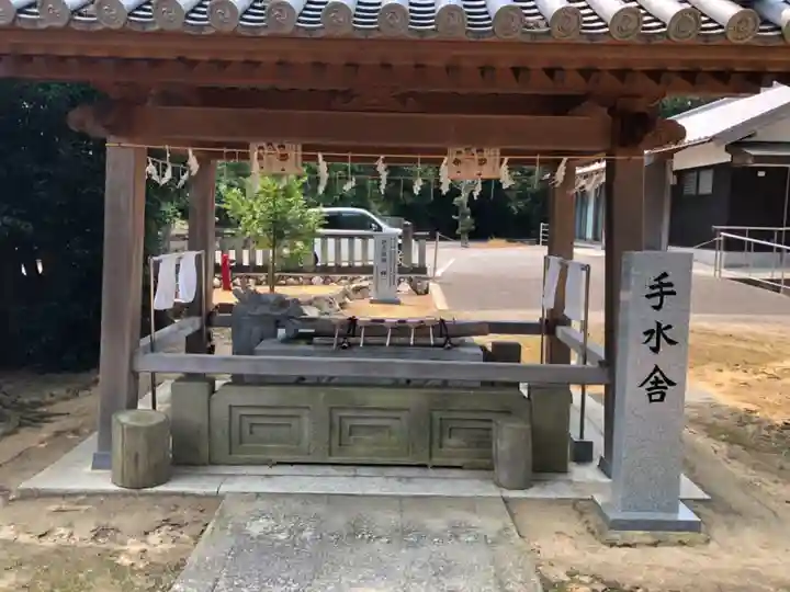 石田神社の手水舎