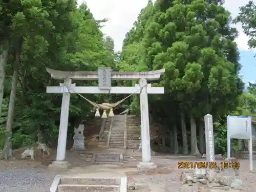 亀賀森神社の鳥居