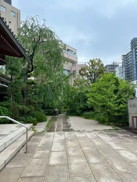 薬師院の{uncategorized: "未分類", other: "その他", undefined: "問題あり", building: "その他建物", grave: "お墓", sacred_gate: "鳥居", guardian: "狛犬", statue: "像", buddha: "仏像", history: "歴史", nature: "自然", garden: "庭園", animal: "動物", pagoda: "塔", temizu: "手水舎", mountain_gate: "山門・神門", sanctuary: "本殿・本堂", subordinate: "末社・摂社", art: "芸術", scenery: "景色", jizo: "地蔵", ema: "絵馬", goshuin: "御朱印", omikuji: "おみくじ", items: "授与品その他", amulet: "お守り", goshuincho: "御朱印帳", eats: "食事", festival: "お祭り", votive_dance: "神楽", shichigosan: "七五三参", wedding: "結婚式", experience: "体験その他", initially: "初詣", around: "周辺", anti_infection: "感染症対策"}