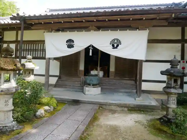 西明寺の本殿・本堂