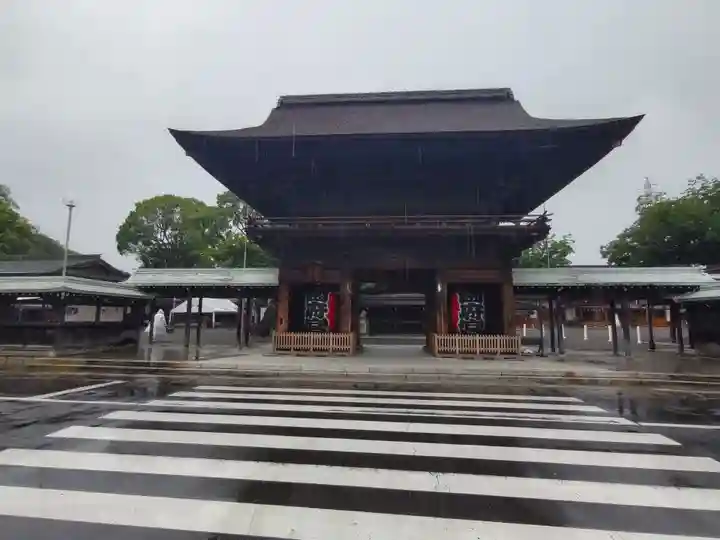 尾張大國霊神社(国府宮)の山門・神門