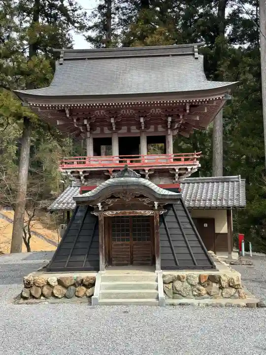 華厳寺の{uncategorized: "未分類", other: "その他", undefined: "問題あり", building: "その他建物", grave: "お墓", sacred_gate: "鳥居", guardian: "狛犬", statue: "像", buddha: "仏像", history: "歴史", nature: "自然", garden: "庭園", animal: "動物", pagoda: "塔", temizu: "手水舎", mountain_gate: "山門・神門", sanctuary: "本殿・本堂", subordinate: "末社・摂社", art: "芸術", scenery: "景色", jizo: "地蔵", ema: "絵馬", goshuin: "御朱印", omikuji: "おみくじ", items: "授与品その他", amulet: "お守り", goshuincho: "御朱印帳", eats: "食事", festival: "お祭り", votive_dance: "神楽", shichigosan: "七五三参", wedding: "結婚式", experience: "体験その他", initially: "初詣", around: "周辺", anti_infection: "感染症対策"}