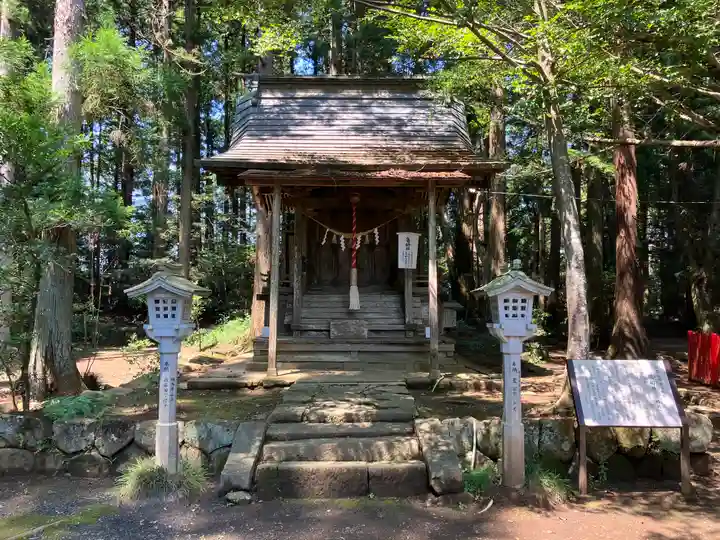 涼ケ岡八幡神社の末社・摂社