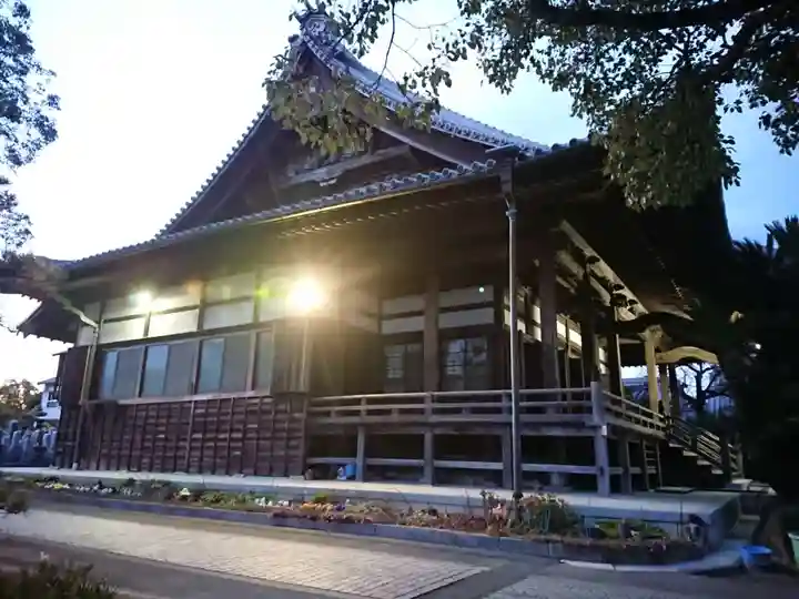 専覚寺の本殿・本堂