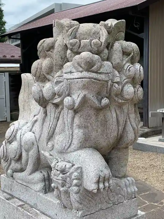 諏訪神社の狛犬