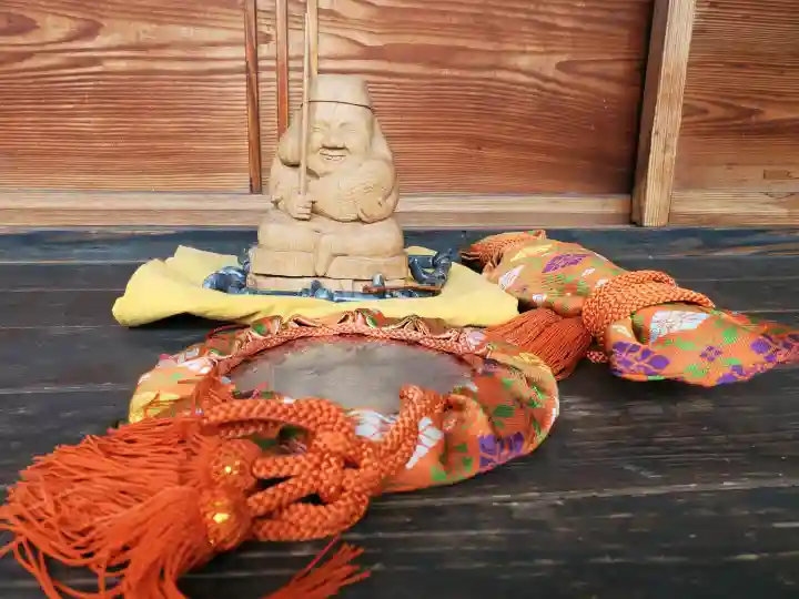 香取神社(旭町香取神社・大鳥神社)の{uncategorized: "未分類", other: "その他", undefined: "問題あり", building: "その他建物", grave: "お墓", sacred_gate: "鳥居", guardian: "狛犬", statue: "像", buddha: "仏像", history: "歴史", nature: "自然", garden: "庭園", animal: "動物", pagoda: "塔", temizu: "手水舎", mountain_gate: "山門・神門", sanctuary: "本殿・本堂", subordinate: "末社・摂社", art: "芸術", scenery: "景色", jizo: "地蔵", ema: "絵馬", goshuin: "御朱印", omikuji: "おみくじ", items: "授与品その他", amulet: "お守り", goshuincho: "御朱印帳", eats: "食事", festival: "お祭り", votive_dance: "神楽", shichigosan: "七五三参", wedding: "結婚式", experience: "体験その他", initially: "初詣", around: "周辺", anti_infection: "感染症対策"}