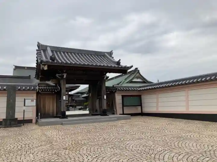 大念寺の山門・神門