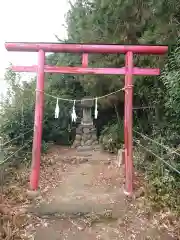 埼玉厄除け開運大師・龍泉寺（切り絵御朱印発祥の寺）の鳥居