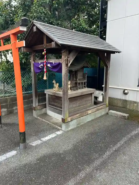 稲荷神社の{uncategorized: "未分類", other: "その他", undefined: "問題あり", building: "その他建物", grave: "お墓", sacred_gate: "鳥居", guardian: "狛犬", statue: "像", buddha: "仏像", history: "歴史", nature: "自然", garden: "庭園", animal: "動物", pagoda: "塔", temizu: "手水舎", mountain_gate: "山門・神門", sanctuary: "本殿・本堂", subordinate: "末社・摂社", art: "芸術", scenery: "景色", jizo: "地蔵", ema: "絵馬", goshuin: "御朱印", omikuji: "おみくじ", items: "授与品その他", amulet: "お守り", goshuincho: "御朱印帳", eats: "食事", festival: "お祭り", votive_dance: "神楽", shichigosan: "七五三参", wedding: "結婚式", experience: "体験その他", initially: "初詣", around: "周辺", anti_infection: "感染症対策"}