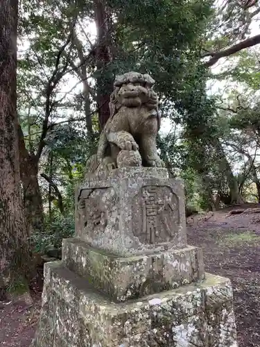 西神社の狛犬