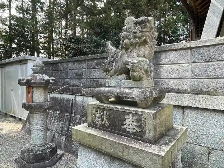 八幡神社の狛犬