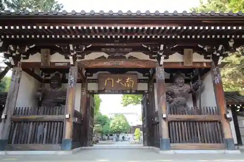 長命寺の山門・神門