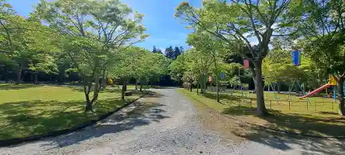 天照御祖神社の{uncategorized: "未分類", other: "その他", undefined: "問題あり", building: "その他建物", grave: "お墓", sacred_gate: "鳥居", guardian: "狛犬", statue: "像", buddha: "仏像", history: "歴史", nature: "自然", garden: "庭園", animal: "動物", pagoda: "塔", temizu: "手水舎", mountain_gate: "山門・神門", sanctuary: "本殿・本堂", subordinate: "末社・摂社", art: "芸術", scenery: "景色", jizo: "地蔵", ema: "絵馬", goshuin: "御朱印", omikuji: "おみくじ", items: "授与品その他", amulet: "お守り", goshuincho: "御朱印帳", eats: "食事", festival: "お祭り", votive_dance: "神楽", shichigosan: "七五三参", wedding: "結婚式", experience: "体験その他", initially: "初詣", around: "周辺", anti_infection: "感染症対策"}