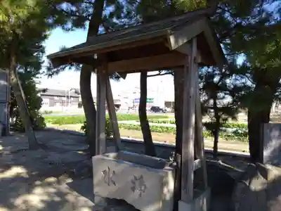 西小梛神明社(西小梛町)の手水舎