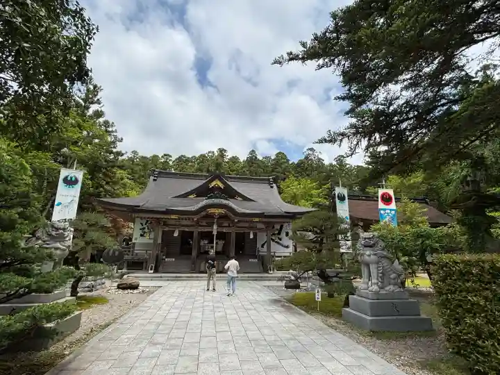 熊野本宮大社の{uncategorized: "未分類", other: "その他", undefined: "問題あり", building: "その他建物", grave: "お墓", sacred_gate: "鳥居", guardian: "狛犬", statue: "像", buddha: "仏像", history: "歴史", nature: "自然", garden: "庭園", animal: "動物", pagoda: "塔", temizu: "手水舎", mountain_gate: "山門・神門", sanctuary: "本殿・本堂", subordinate: "末社・摂社", art: "芸術", scenery: "景色", jizo: "地蔵", ema: "絵馬", goshuin: "御朱印", omikuji: "おみくじ", items: "授与品その他", amulet: "お守り", goshuincho: "御朱印帳", eats: "食事", festival: "お祭り", votive_dance: "神楽", shichigosan: "七五三参", wedding: "結婚式", experience: "体験その他", initially: "初詣", around: "周辺", anti_infection: "感染症対策"}