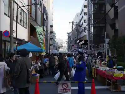 松坂稲荷大明神の周辺