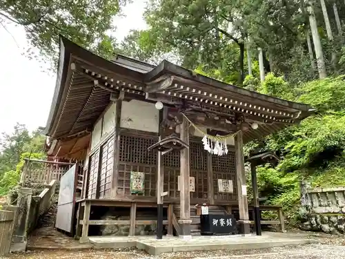 秩父若御子神社の本殿