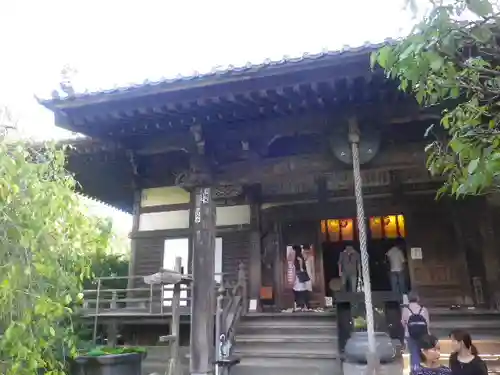 宝戒寺の本殿・本堂