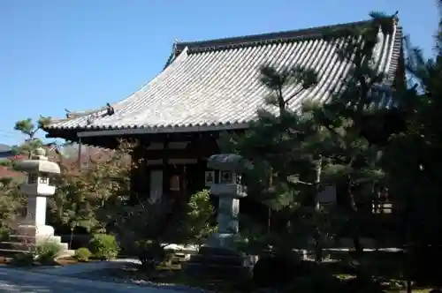 清凉寺の本殿・本堂