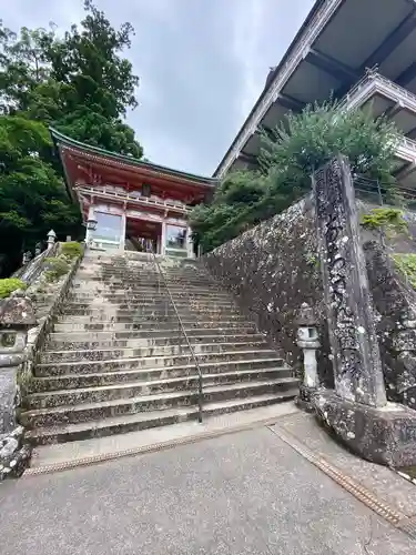 青岸渡寺の建物その他