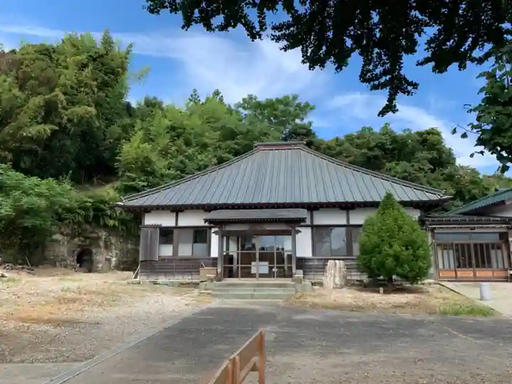 春光寺の本殿・本堂