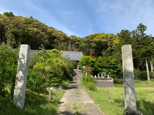 龍蔵寺の山門