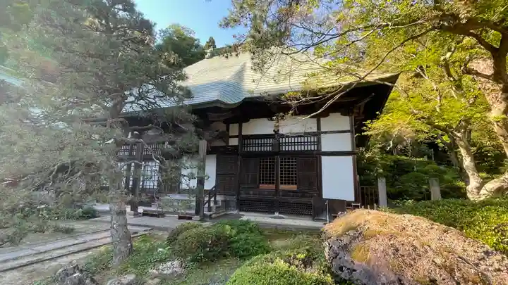 石行寺の本殿・本堂