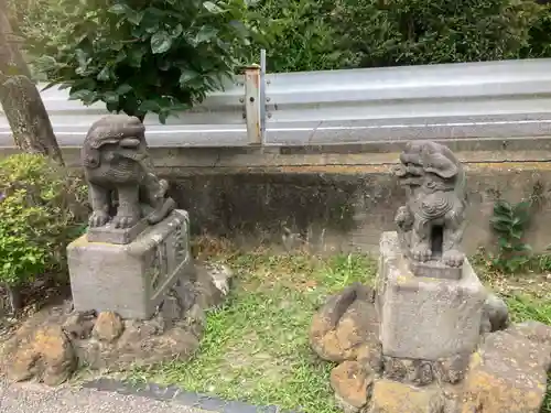 福森稲荷神社の狛犬