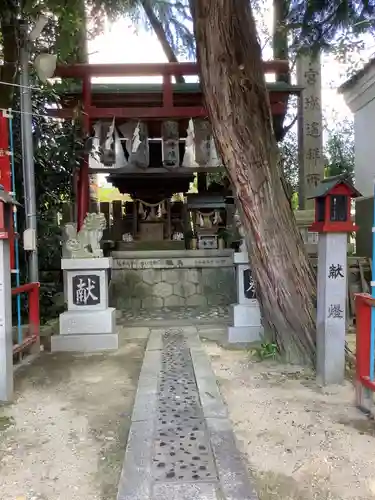 新羅神社の末社