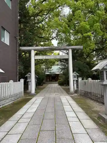 三篠神社の{uncategorized: "未分類", other: "その他", undefined: "問題あり", building: "その他建物", grave: "お墓", sacred_gate: "鳥居", guardian: "狛犬", statue: "像", buddha: "仏像", history: "歴史", nature: "自然", garden: "庭園", animal: "動物", pagoda: "塔", temizu: "手水舎", mountain_gate: "山門・神門", sanctuary: "本殿・本堂", subordinate: "末社・摂社", art: "芸術", scenery: "景色", jizo: "地蔵", ema: "絵馬", goshuin: "御朱印", omikuji: "おみくじ", items: "授与品その他", amulet: "お守り", goshuincho: "御朱印帳", eats: "食事", festival: "お祭り", votive_dance: "神楽", shichigosan: "七五三参", wedding: "結婚式", experience: "体験その他", initially: "初詣", around: "周辺", anti_infection: "感染症対策"}