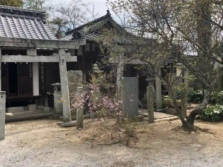 鶴岡八幡神社の末社・摂社