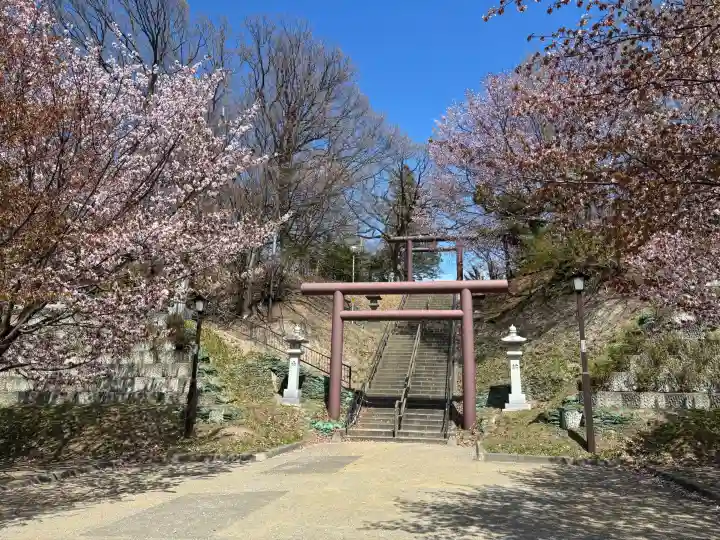 厚別神社の{uncategorized: "未分類", other: "その他", undefined: "問題あり", building: "その他建物", grave: "お墓", sacred_gate: "鳥居", guardian: "狛犬", statue: "像", buddha: "仏像", history: "歴史", nature: "自然", garden: "庭園", animal: "動物", pagoda: "塔", temizu: "手水舎", mountain_gate: "山門・神門", sanctuary: "本殿・本堂", subordinate: "末社・摂社", art: "芸術", scenery: "景色", jizo: "地蔵", ema: "絵馬", goshuin: "御朱印", omikuji: "おみくじ", items: "授与品その他", amulet: "お守り", goshuincho: "御朱印帳", eats: "食事", festival: "お祭り", votive_dance: "神楽", shichigosan: "七五三参", wedding: "結婚式", experience: "体験その他", initially: "初詣", around: "周辺", anti_infection: "感染症対策"}