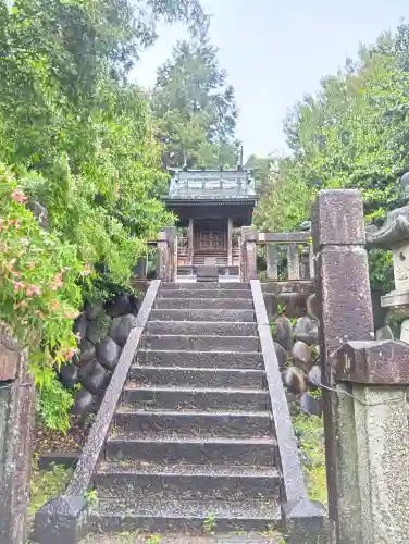 神明神社の{uncategorized: "未分類", other: "その他", undefined: "問題あり", building: "その他建物", grave: "お墓", sacred_gate: "鳥居", guardian: "狛犬", statue: "像", buddha: "仏像", history: "歴史", nature: "自然", garden: "庭園", animal: "動物", pagoda: "塔", temizu: "手水舎", mountain_gate: "山門・神門", sanctuary: "本殿・本堂", subordinate: "末社・摂社", art: "芸術", scenery: "景色", jizo: "地蔵", ema: "絵馬", goshuin: "御朱印", omikuji: "おみくじ", items: "授与品その他", amulet: "お守り", goshuincho: "御朱印帳", eats: "食事", festival: "お祭り", votive_dance: "神楽", shichigosan: "七五三参", wedding: "結婚式", experience: "体験その他", initially: "初詣", around: "周辺", anti_infection: "感染症対策"}