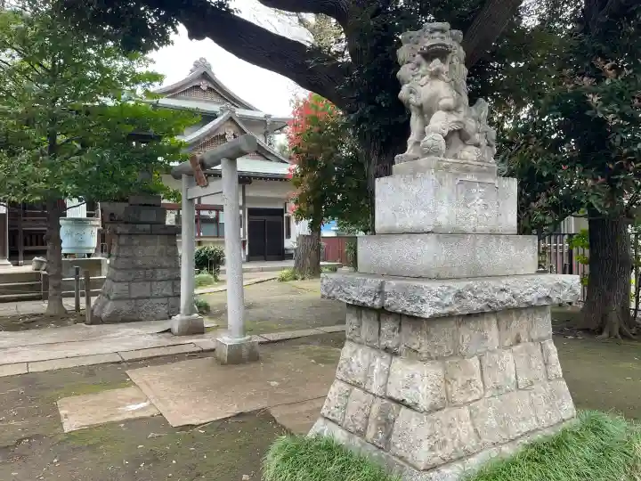 上高田氷川神社の{uncategorized: "未分類", other: "その他", undefined: "問題あり", building: "その他建物", grave: "お墓", sacred_gate: "鳥居", guardian: "狛犬", statue: "像", buddha: "仏像", history: "歴史", nature: "自然", garden: "庭園", animal: "動物", pagoda: "塔", temizu: "手水舎", mountain_gate: "山門・神門", sanctuary: "本殿・本堂", subordinate: "末社・摂社", art: "芸術", scenery: "景色", jizo: "地蔵", ema: "絵馬", goshuin: "御朱印", omikuji: "おみくじ", items: "授与品その他", amulet: "お守り", goshuincho: "御朱印帳", eats: "食事", festival: "お祭り", votive_dance: "神楽", shichigosan: "七五三参", wedding: "結婚式", experience: "体験その他", initially: "初詣", around: "周辺", anti_infection: "感染症対策"}