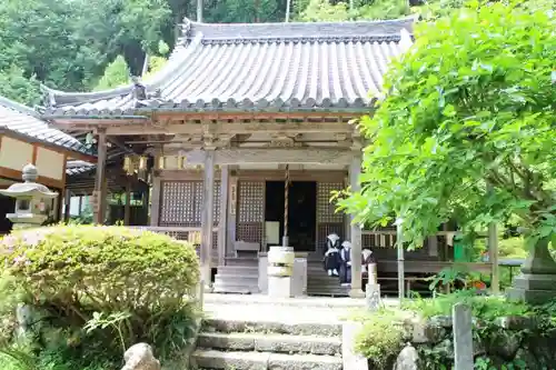 観音寺の本殿