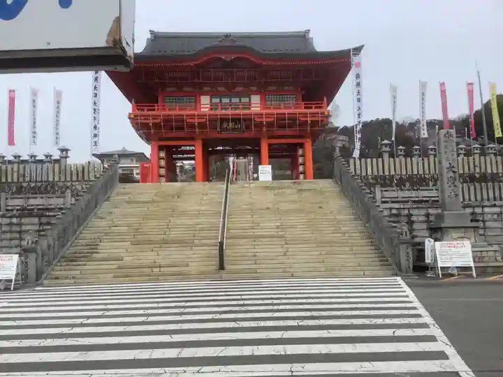 成田山名古屋別院大聖寺(犬山成田山)の山門・神門