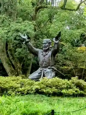出雲大社の{uncategorized: "未分類", other: "その他", undefined: "問題あり", building: "その他建物", grave: "お墓", sacred_gate: "鳥居", guardian: "狛犬", statue: "像", buddha: "仏像", history: "歴史", nature: "自然", garden: "庭園", animal: "動物", pagoda: "塔", temizu: "手水舎", mountain_gate: "山門・神門", sanctuary: "本殿・本堂", subordinate: "末社・摂社", art: "芸術", scenery: "景色", jizo: "地蔵", ema: "絵馬", goshuin: "御朱印", omikuji: "おみくじ", items: "授与品その他", amulet: "お守り", goshuincho: "御朱印帳", eats: "食事", festival: "お祭り", votive_dance: "神楽", shichigosan: "七五三参", wedding: "結婚式", experience: "体験その他", initially: "初詣", around: "周辺", anti_infection: "感染症対策"}